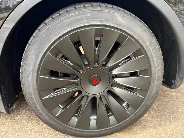 Tesla Model Y — Фото автомобиля 14