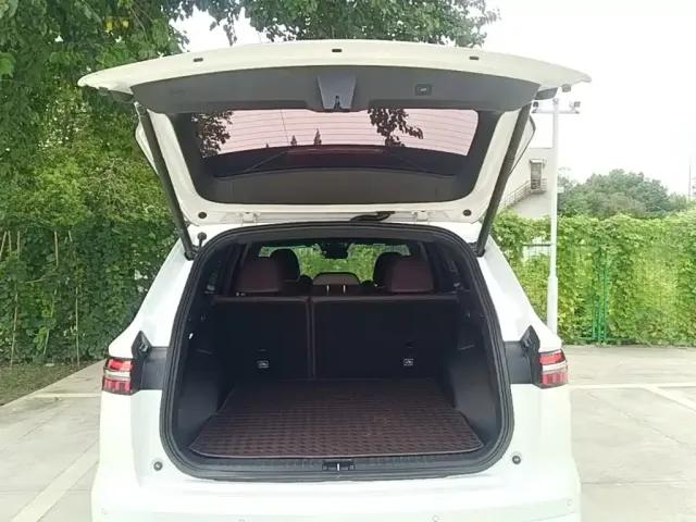 Geely Xingyue L 2024 Model 2.0TD High-Power Automatic 2WD Cloudrise Edition — Фото автомобиля 18