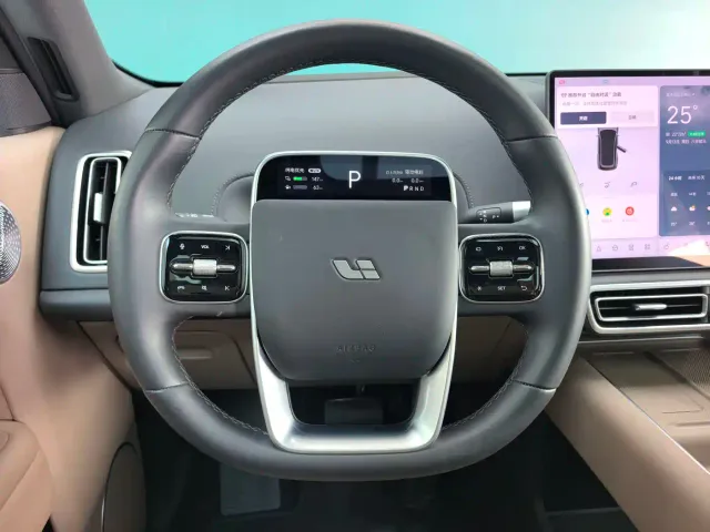 Li Auto L8 — Фото автомобиля 8