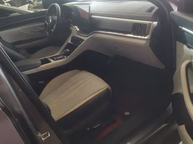 BYD Song PLUS — Фото автомобиля 8