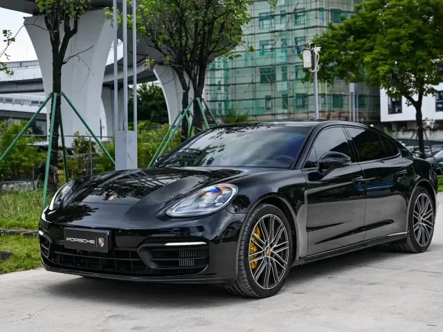 Фотография автомобиля — Porsche Panamera