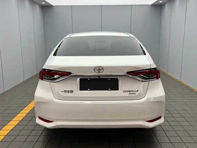 Toyota Corolla — Фото автомобиля 5