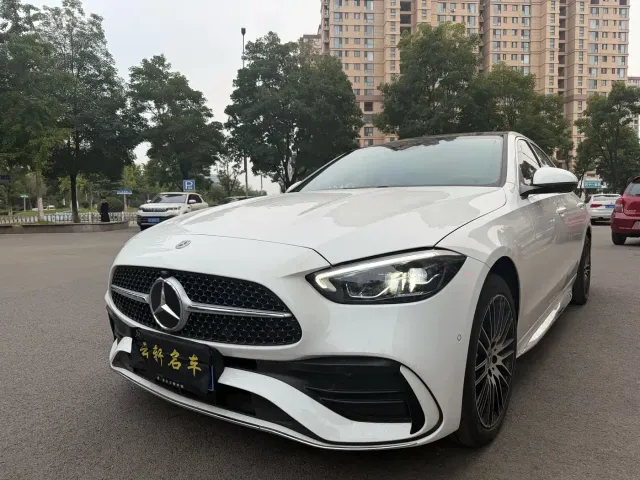 Фотография автомобиля — Mercedes-Benz C-Class