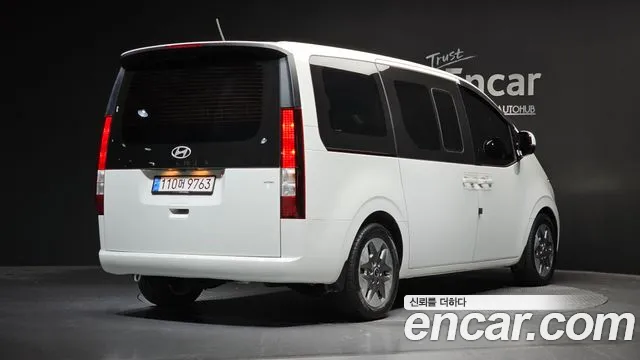 Фотография автомобиля — Hyundai Staria