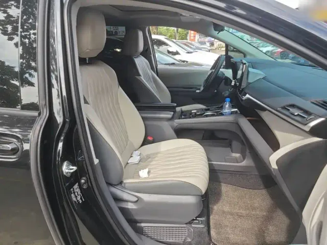 Toyota Sienna — Фото автомобиля 24
