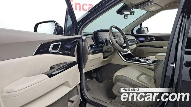 Kia Carnival Generation 4 — Фото автомобиля 10