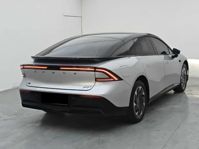Xpeng P7+ — Фото автомобиля 7