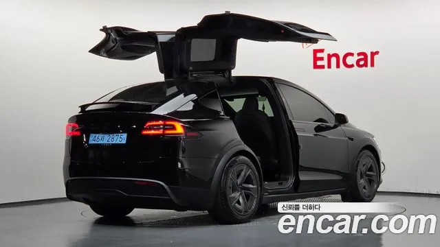Tesla Model X — Фото автомобиля 2
