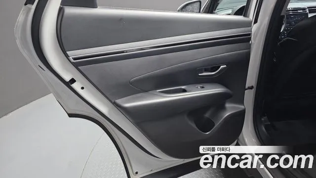 Hyundai Tucson Tucson (NX4) Бензин 1.6 турбо 2WD — Фото автомобиля 25