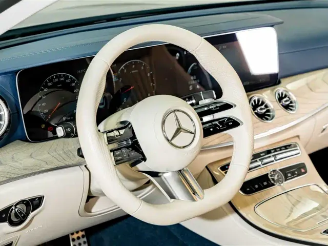 Mercedes-Benz E-Class — Фото автомобиля 12