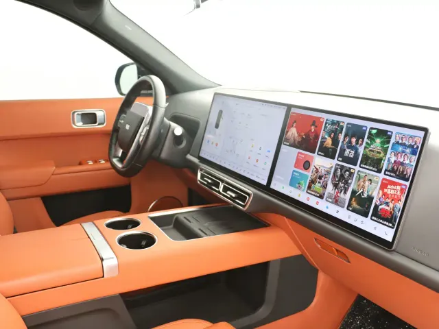 Li Auto L8 — Фото автомобиля 5