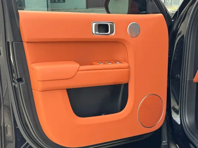 Li Auto L8 — Фото автомобиля 4