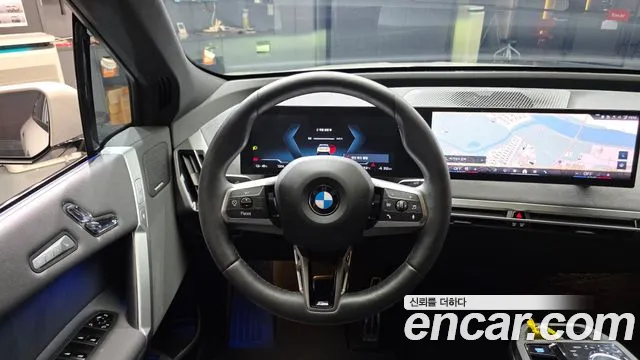 BMW iX — Фото автомобиля 18