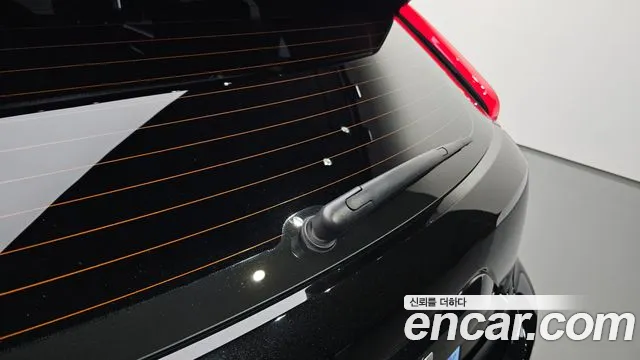 Kia Niro — Фото автомобиля 29