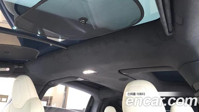 Tesla Model X — Фото автомобиля 18