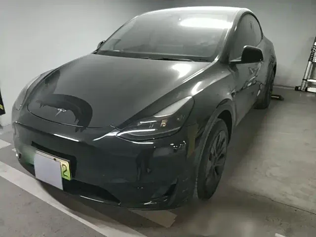Фотография автомобиля — Tesla Model Y