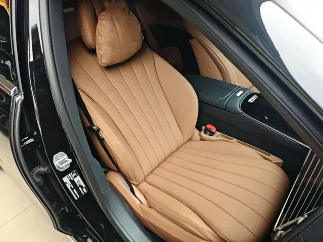 Mercedes-Benz E-Class — Фото автомобиля 24