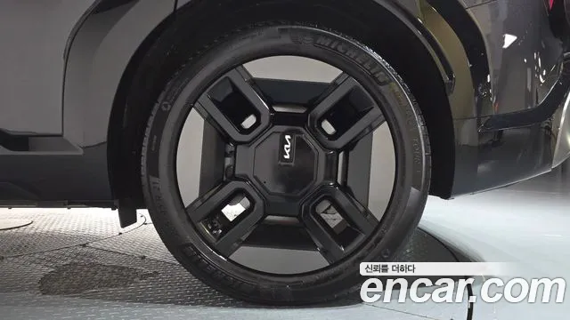 Kia EV9 — Фото автомобиля 6