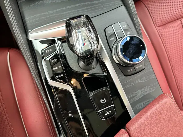 BMW 5 Series — Фото автомобиля 25