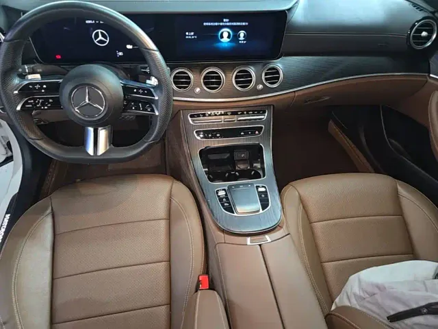 Mercedes-Benz E-Class — Фото автомобиля 7