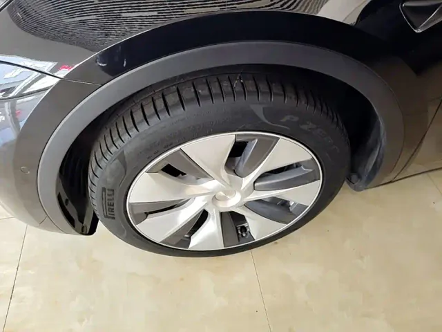 Tesla Model Y — Фото автомобиля 22