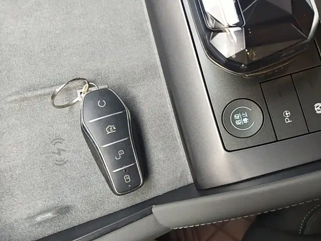 BYD Qin L — Фото автомобиля 8