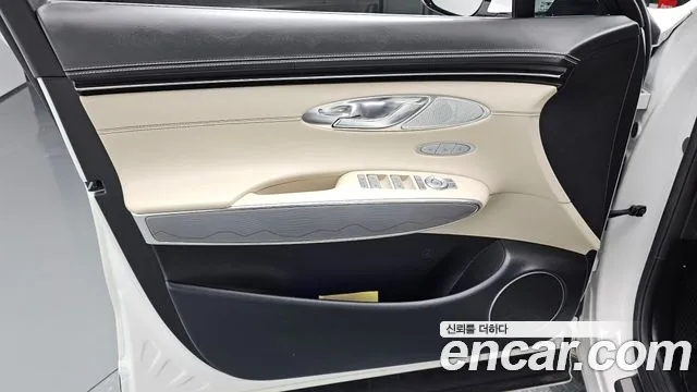Genesis GV70 2.5T Бензин AWD — Фото автомобиля 23