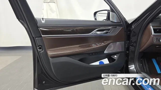 BMW 7 Series — Фото автомобиля 24