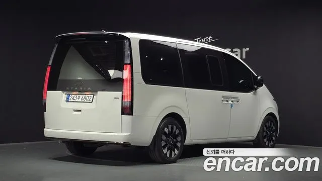 Hyundai Staria — Фото автомобиля 2