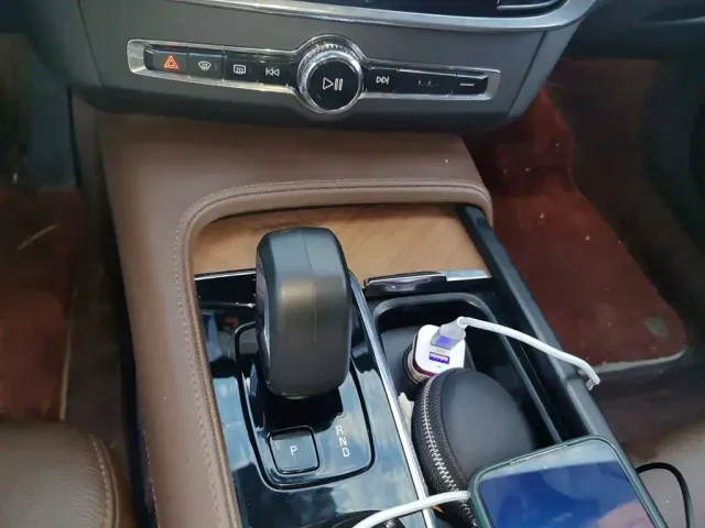 Volvo S90 — Фото автомобиля 6