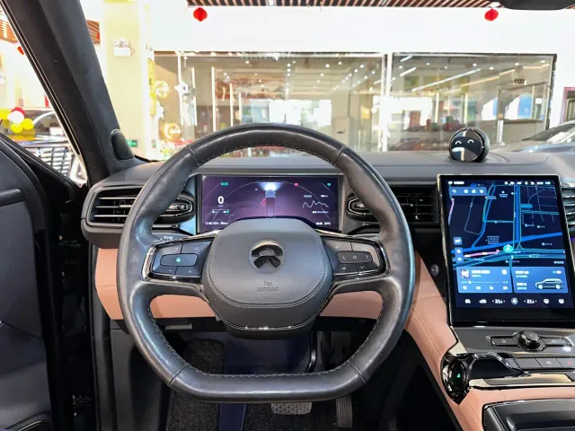 Nio ES8 — Фото автомобиля 8