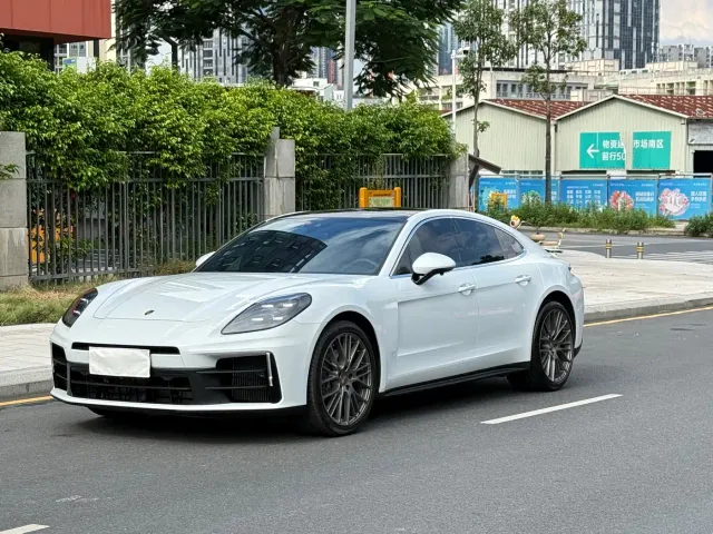 Фотография автомобиля — Porsche Panamera