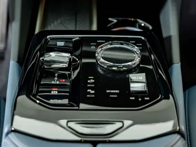 BMW 5 Series — Фото автомобиля 16