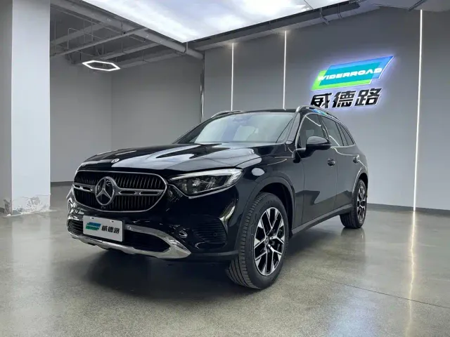 Фотография автомобиля — Mercedes-Benz GLC-Class