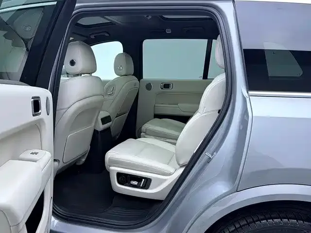 Li Auto L9 — Фото автомобиля 6