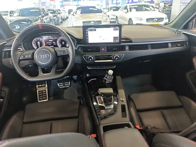 Audi A4L — Фото автомобиля 9