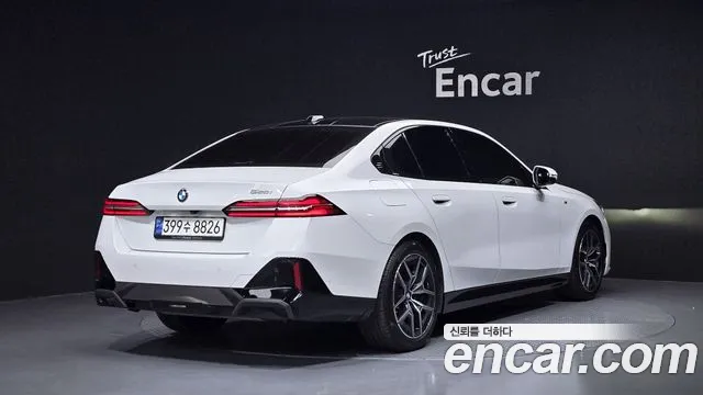 BMW 5 Series G60 — Фото автомобиля 2