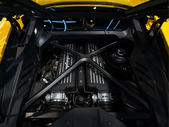 Lamborghini Huracan — Фото автомобиля 11