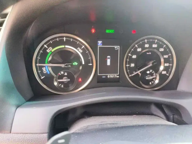 Toyota Alphard — Фото автомобиля 4