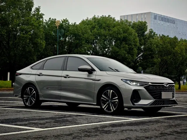 Chery Arrizo 8 — Фото автомобиля 3