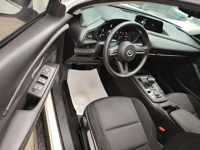 Mazda CX-30 EV — Фото автомобиля 15