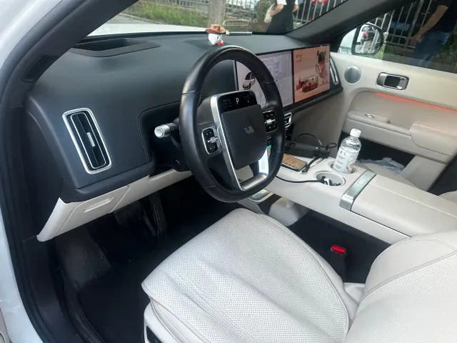 Li Auto L7 — Фото автомобиля 6