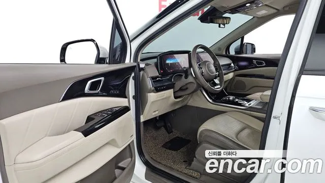 Kia Carnival Generation 4 — Фото автомобиля 15