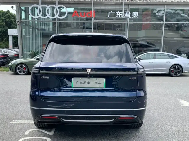 Deepal Deep Blue S09 2025 AWD Ultra+ Haute Couture Edition — Фото автомобиля 5