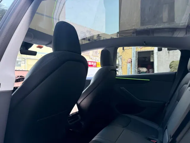 Tesla Model Y — Фото автомобиля 8