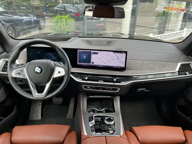 BMW X7 — Фото автомобиля 10
