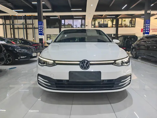 Volkswagen Golf — Фото автомобиля 2