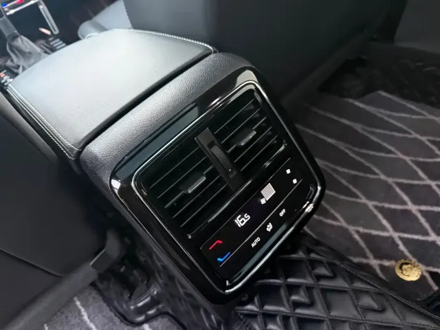 Volkswagen Passat — Фото автомобиля 19