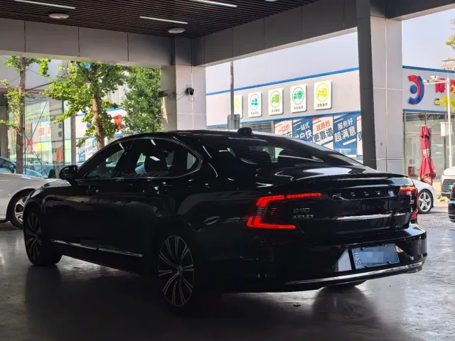 Volvo S90 — Фото автомобиля 18