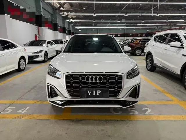 Audi Q2L — Фото автомобиля 2